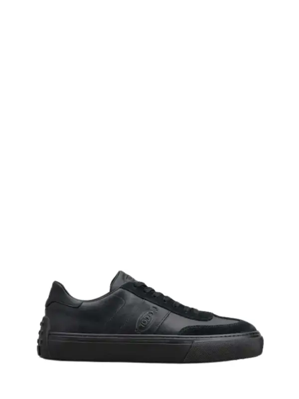 Sneakers in Suede